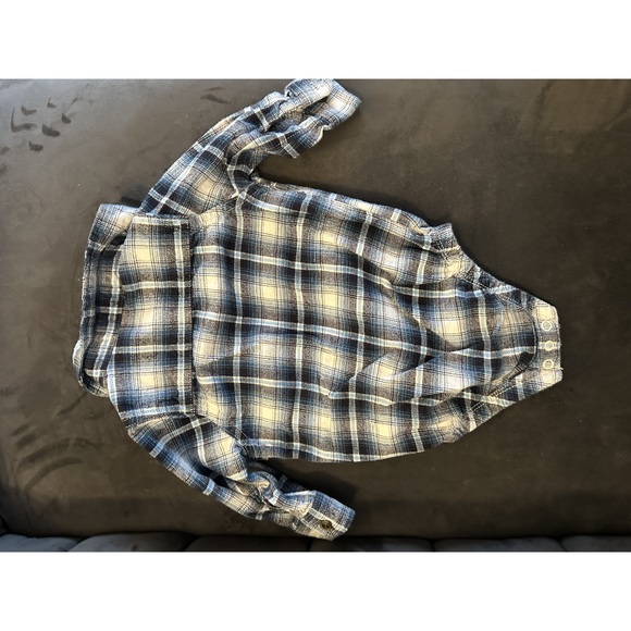 5/$10 OSHKOSH blue flannel/plaid onesie/bodysuit 12 months - Picture 3 of 3